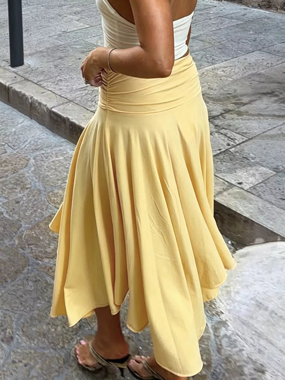 Yellow midi skirt with midi and elastic