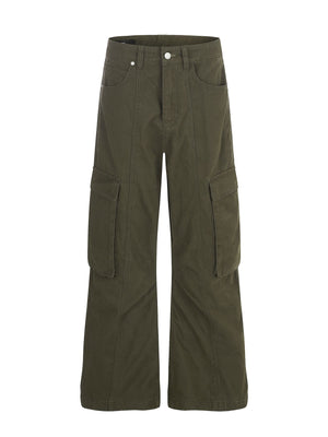 cargo pants in olive green featuring pocketed and relaxed fit