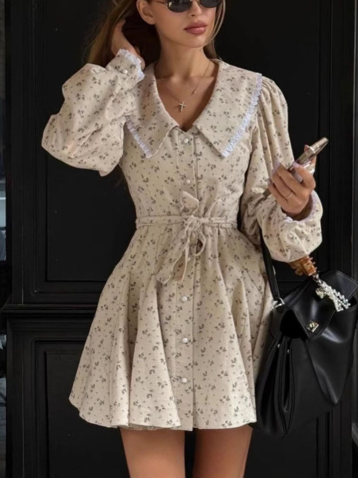 romantic mini dress in light grey with collared