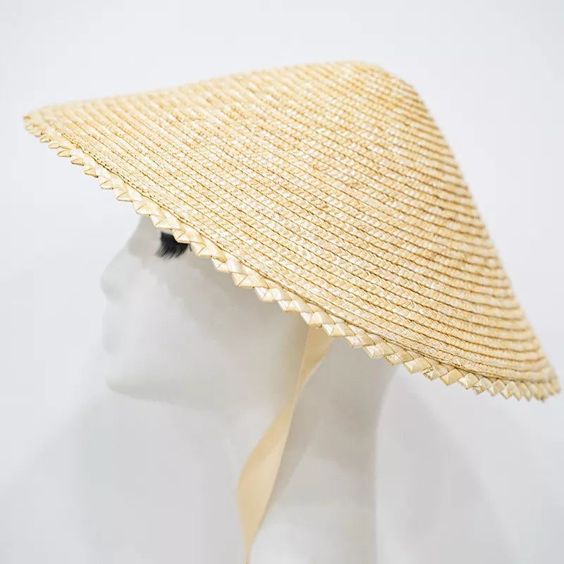 Chic straw sun hat with scalloped edge and tie, natural wheat color