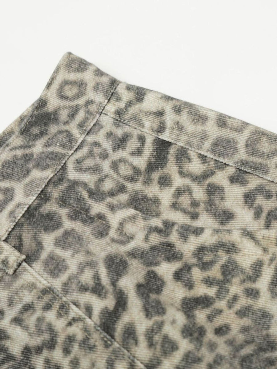 wide-leg pants in Leopard with leopard and buttoned