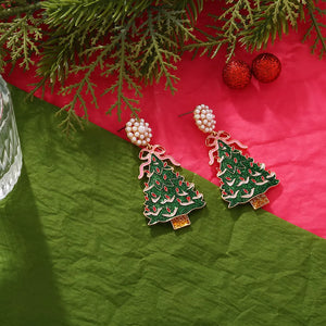 earrings in green featuring dangle and dangle fit