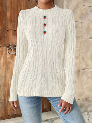 pullover sweater in ivory featuring cable knit and regular fit