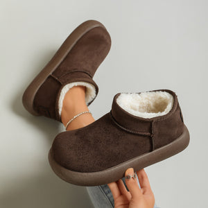 Brown boots with ankle-length and pull-on
