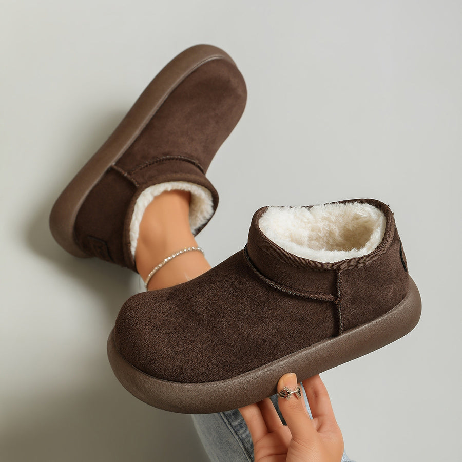 Brown boots with ankle-length and pull-on