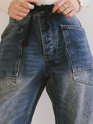 Blue jeans with cropped and drawstring