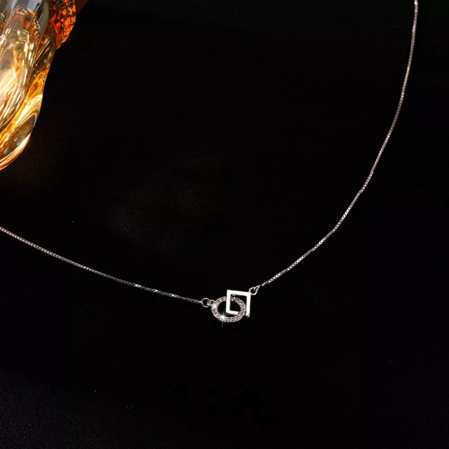 necklace in Silver with geometric and zircon embellishment