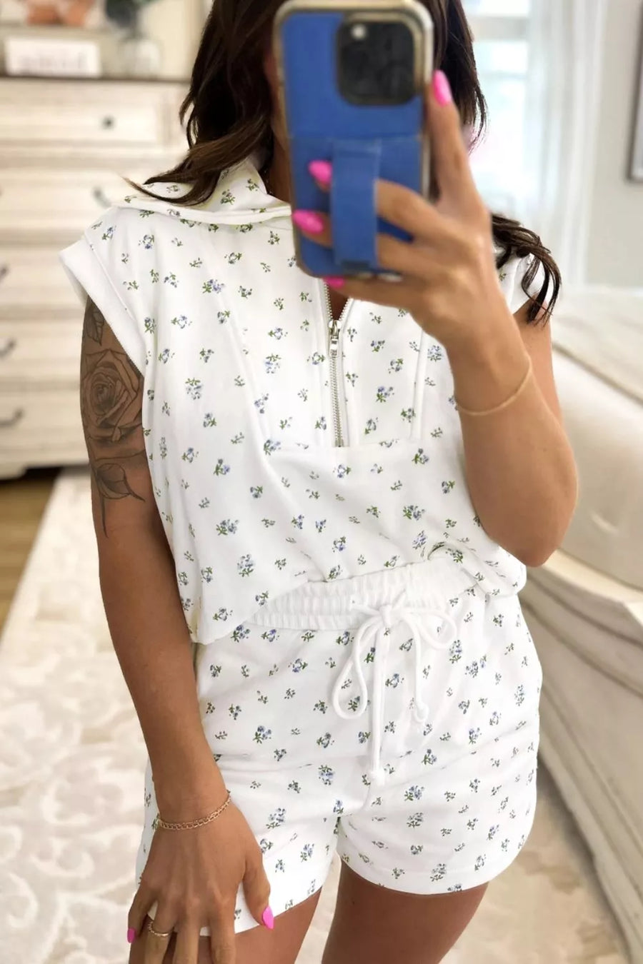 White floral print shorts set with zip-neck hoodie and drawstring waist