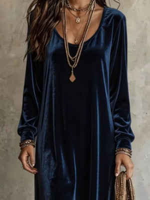 Velvet Maxi Dress With Flowy Hem in Black