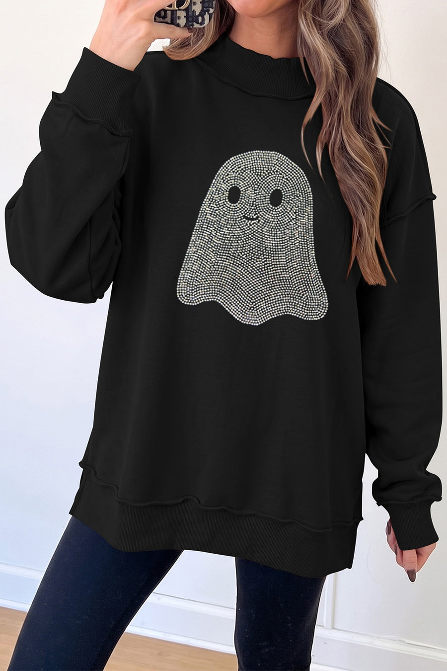 Black sweatshirt with hip-length and pullover