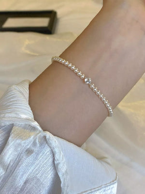 Adjustable Synthetic Pearl Bracelet in cream with adjustable