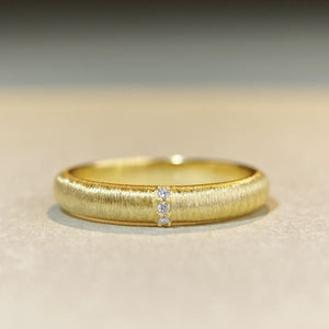 ring in white