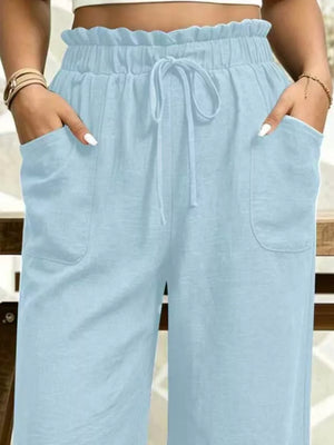 White relaxed capri with not applicable