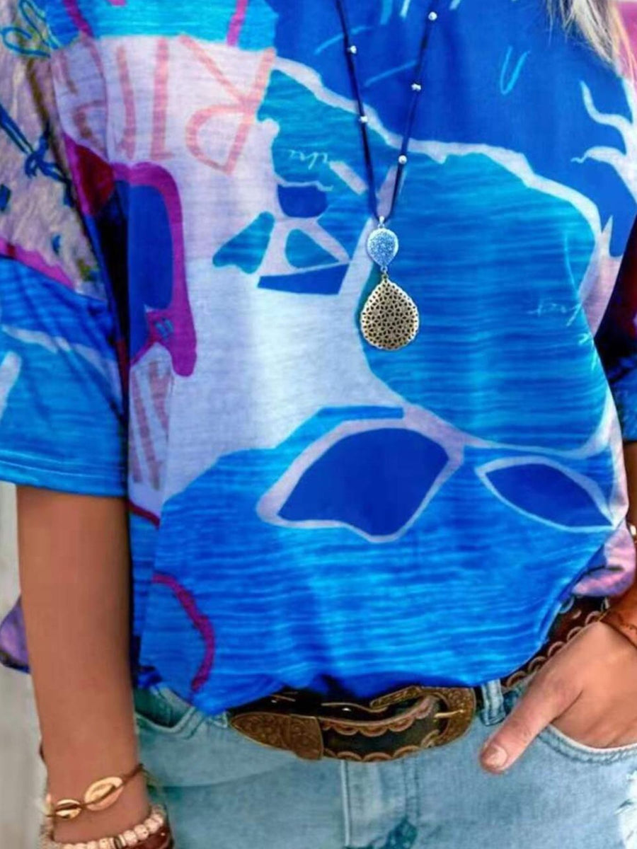 Brushstroke Stripe Casual T-Shirt in blue with abstract geometric pattern and short sleeves.