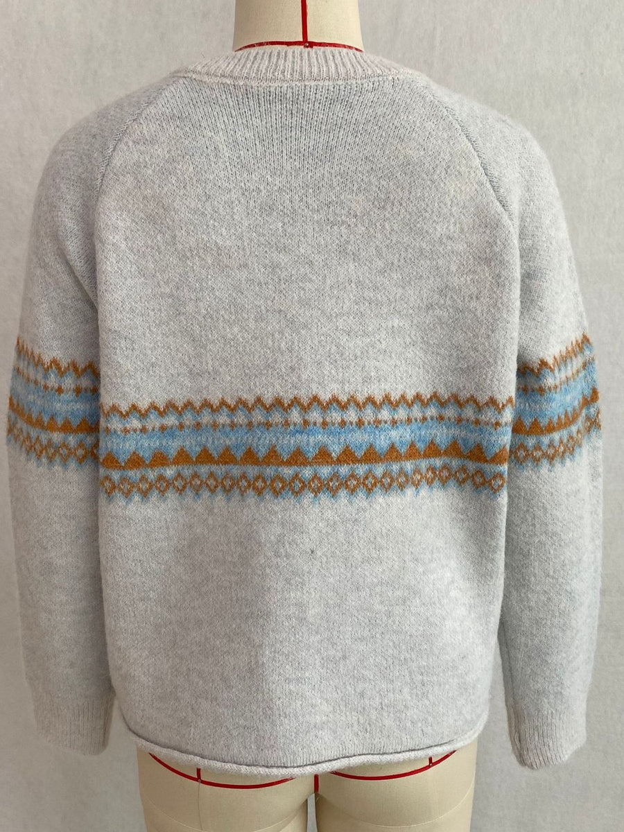 light gray cardigan with stretch and long sleeve