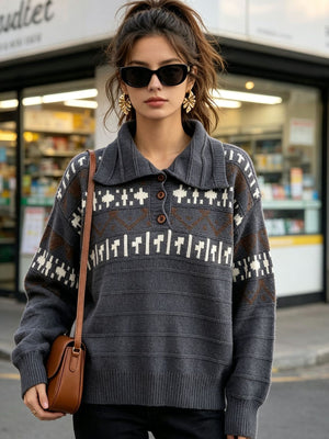 polo sweater in light blue with buttoned and cropped