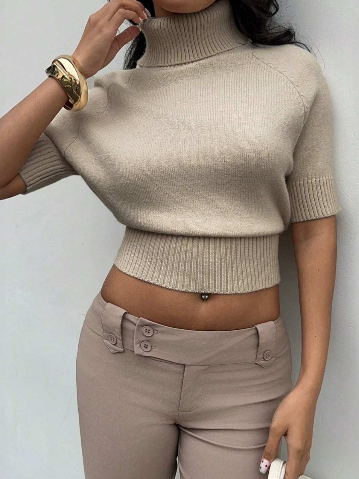 turtleneck sweater in beige featuring ribbed and regular fit