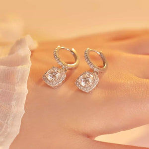 glam earrings in clear with not applicable