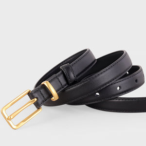 Chic skinny leather belt in black with gold buckle