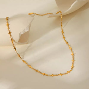 18K Gold-Plated,Stainless Steel Care instructions: Avoid wearing during exercise necklace in gold with regular silhouette
