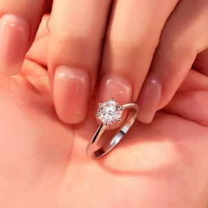 5 Carat 925 Sterling Silver Moissanite Ring in clear with adjustable