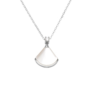 Silver necklace with 15.7 inches and clasp