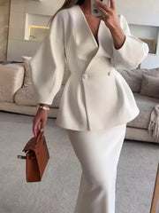 blazer in ivory featuring buttoned and fitted fit
