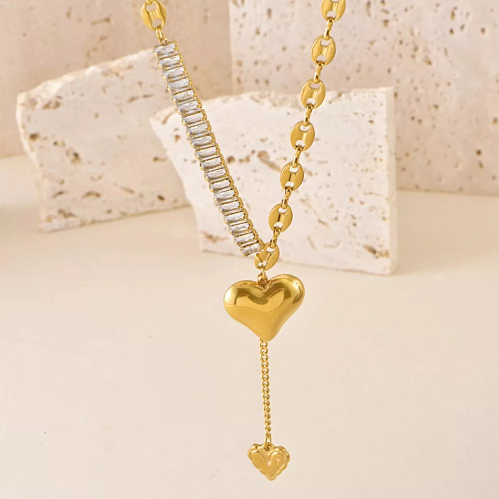 18K Gold-Plated,Stainless Steel,Rhinestone Care instructions: Avoid wearing duri necklace in clear with straight silhouette