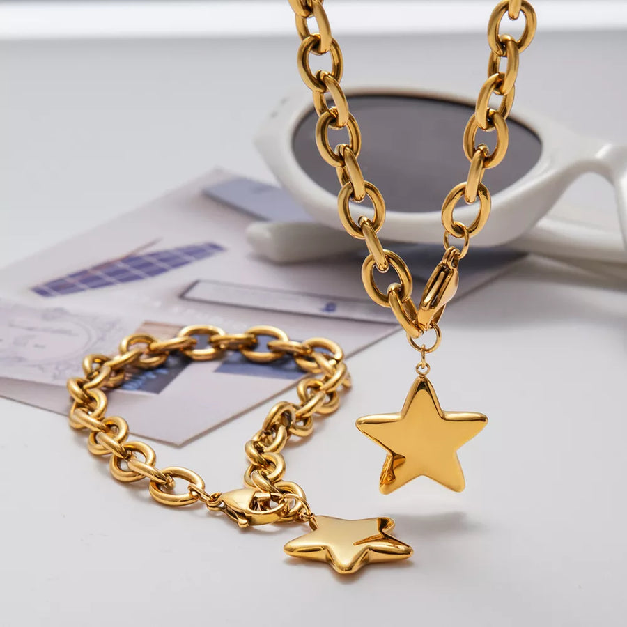18k Gold-plated Star Necklace in Gold