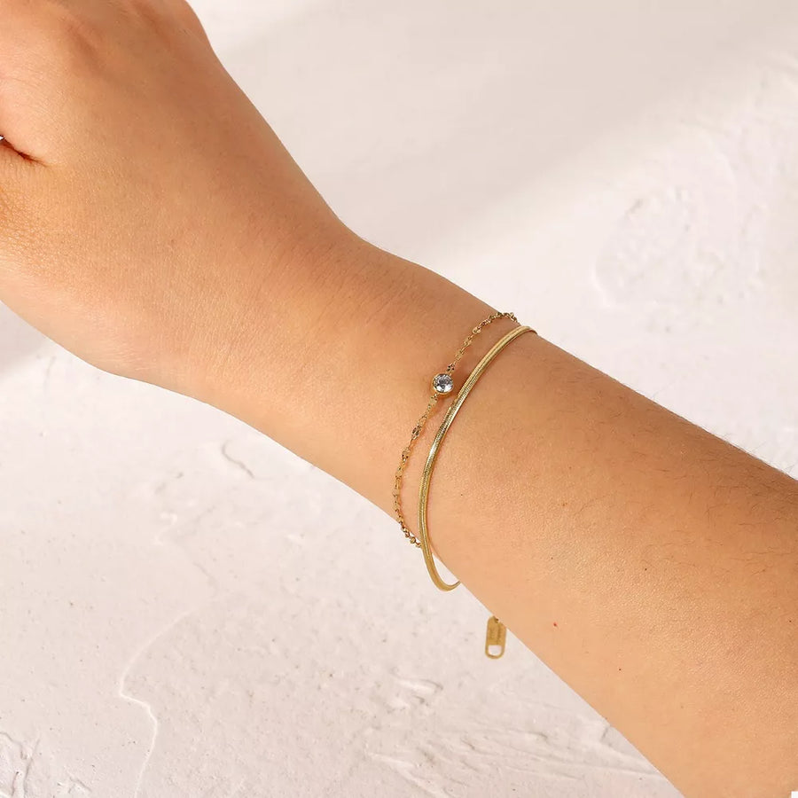 Gold with bracelet with double layered 8