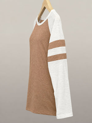 t-shirt in Gray with round neck and raglan sleeve