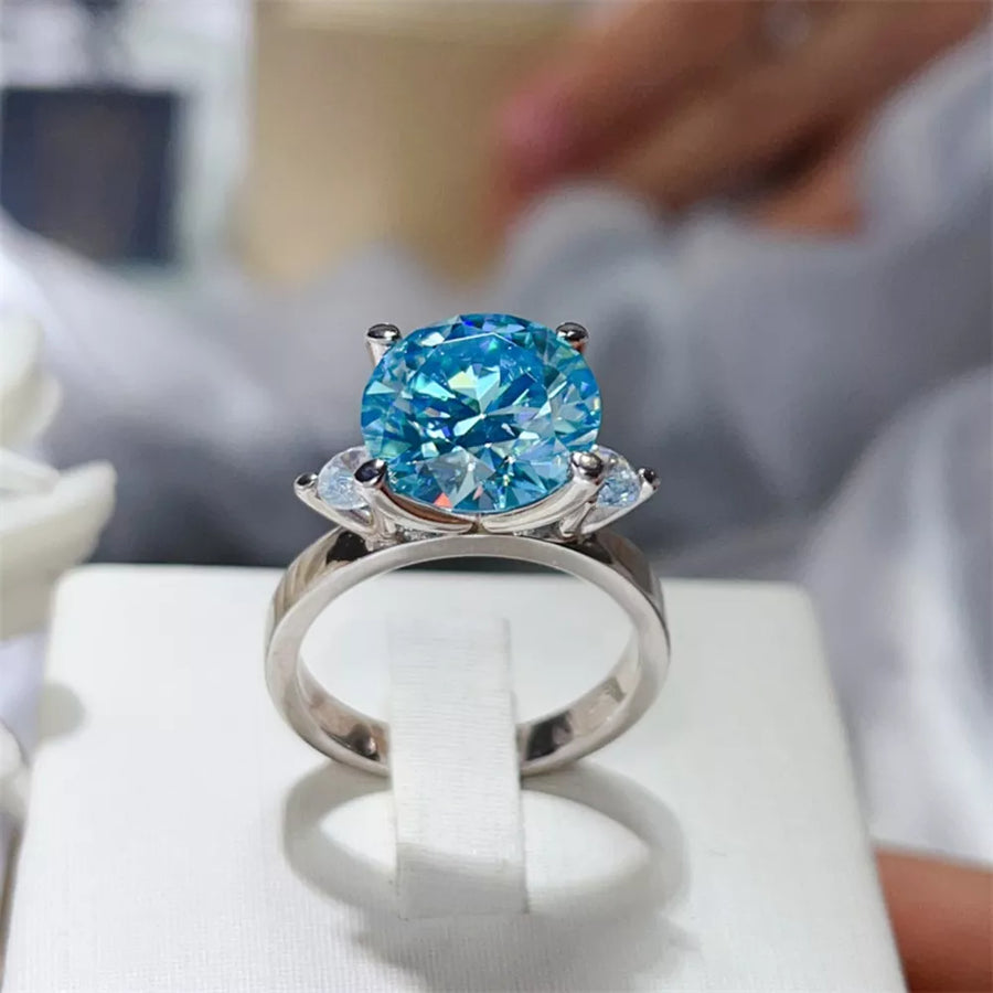 Platinum-Plated,925 sterling silver,Moissanite Carat weight: 5ct Care instructio ring in silver with straight silhouette