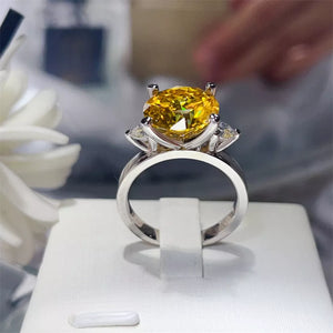 Platinum-Plated,925 sterling silver,Moissanite Carat weight: 5ct Care instructio ring in silver with fitted silhouette