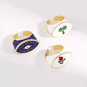 ring featuring motif in Style B with 18K Gold-Plated, Resin, Zinc alloy Care instructions: Avoid wearing during exerc texture