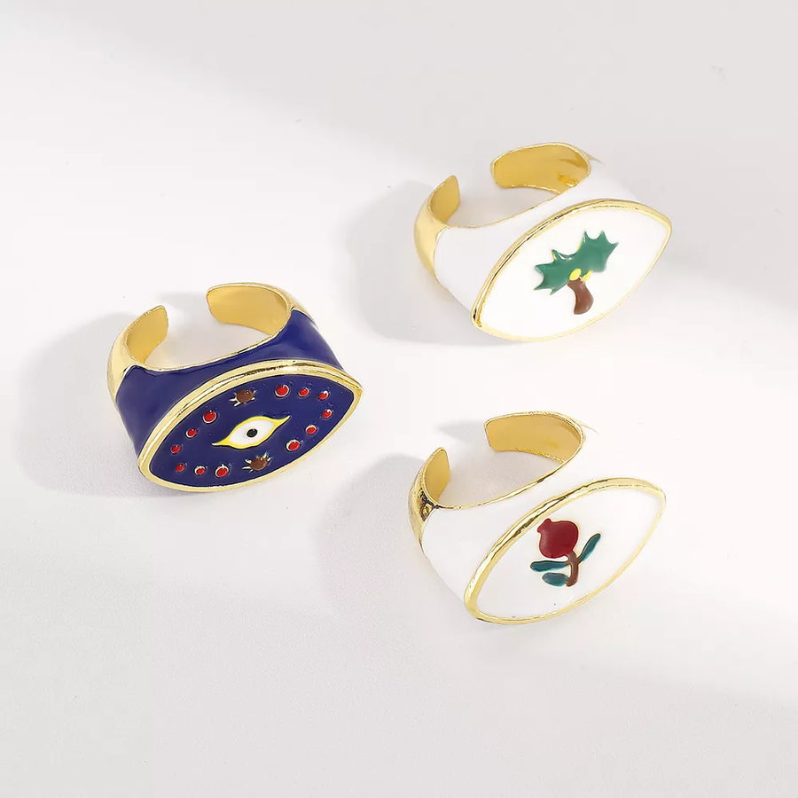 ring featuring motif in Style B with 18K Gold-Plated, Resin, Zinc alloy Care instructions: Avoid wearing during exerc texture