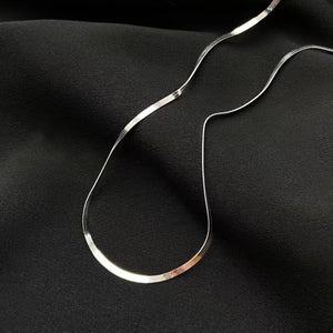 925 sterling silver Care instructions: Avoid wearing during exercise, as sweat w necklace in Silver with straight silhouette