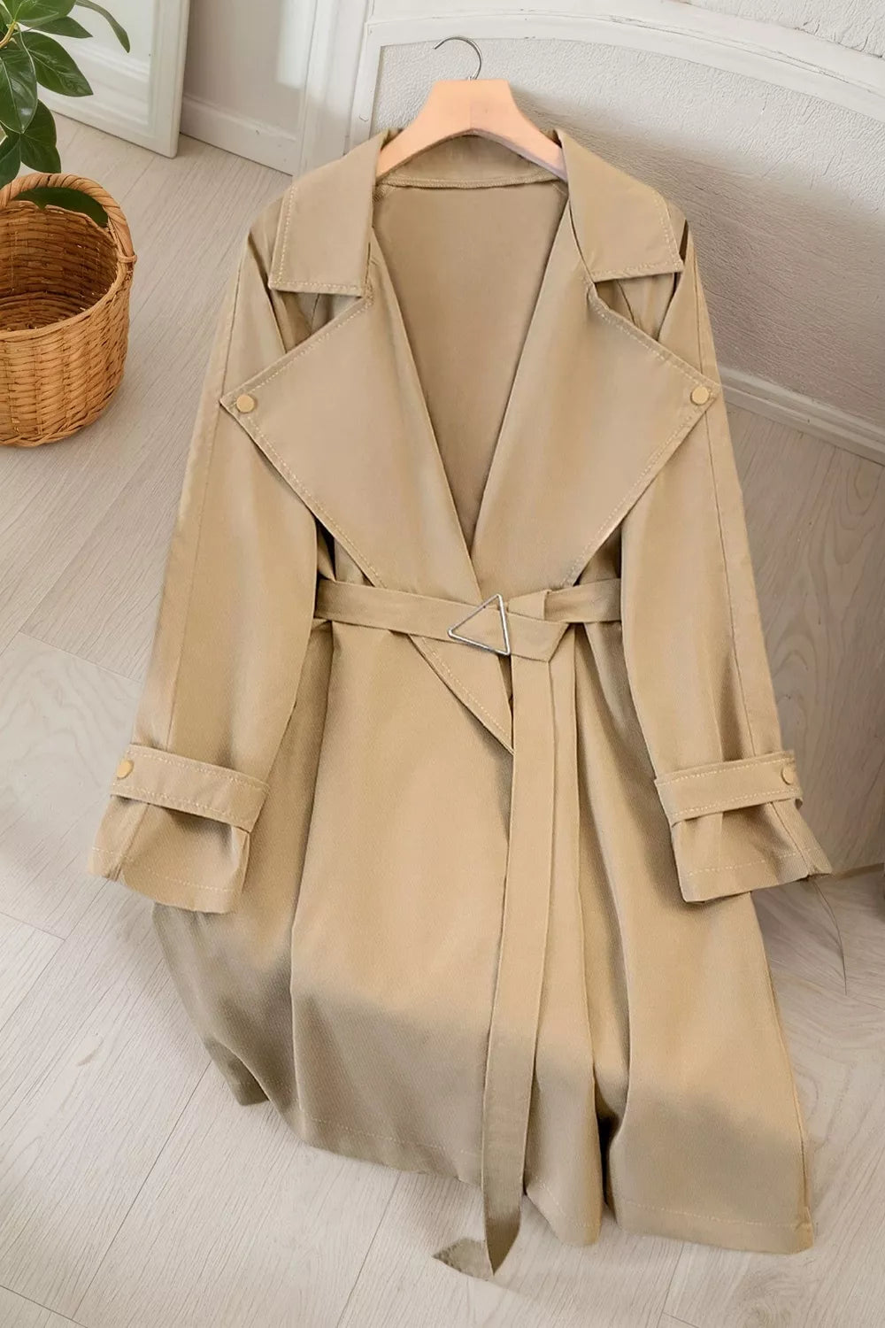 trench coat in camel featuring belted and relaxed fit