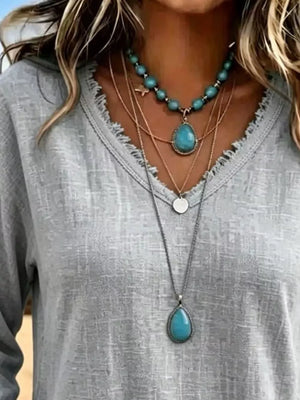 bohemian t-shirt in Black with v-neck