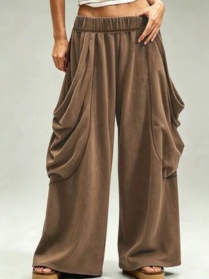cargo pants in Black with pocketed and full-length