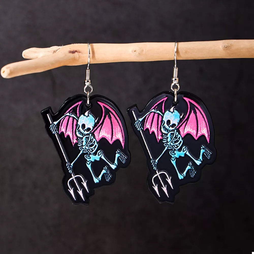 earrings in black featuring dangle and dangle fit