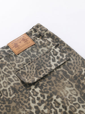 Leopard Color capris with capri and button