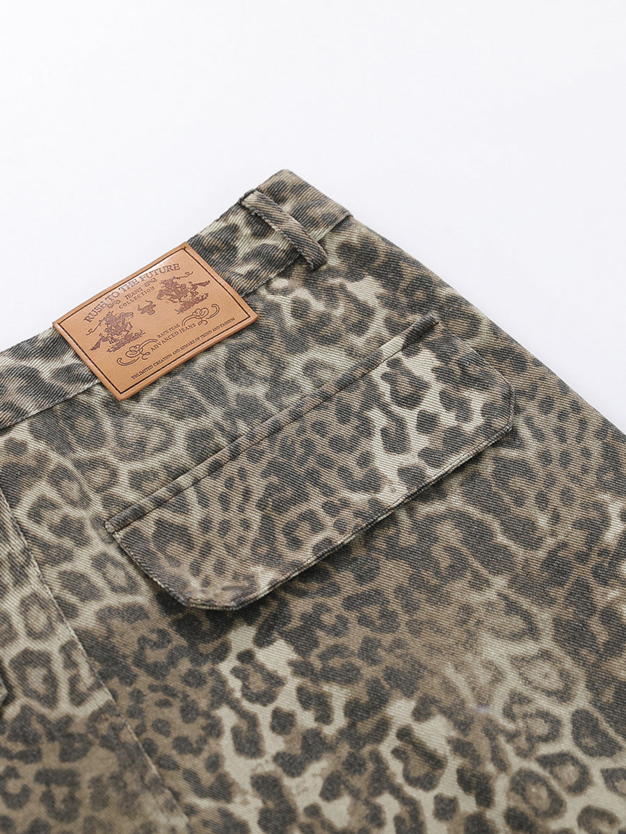 Leopard Color capris with capri and button