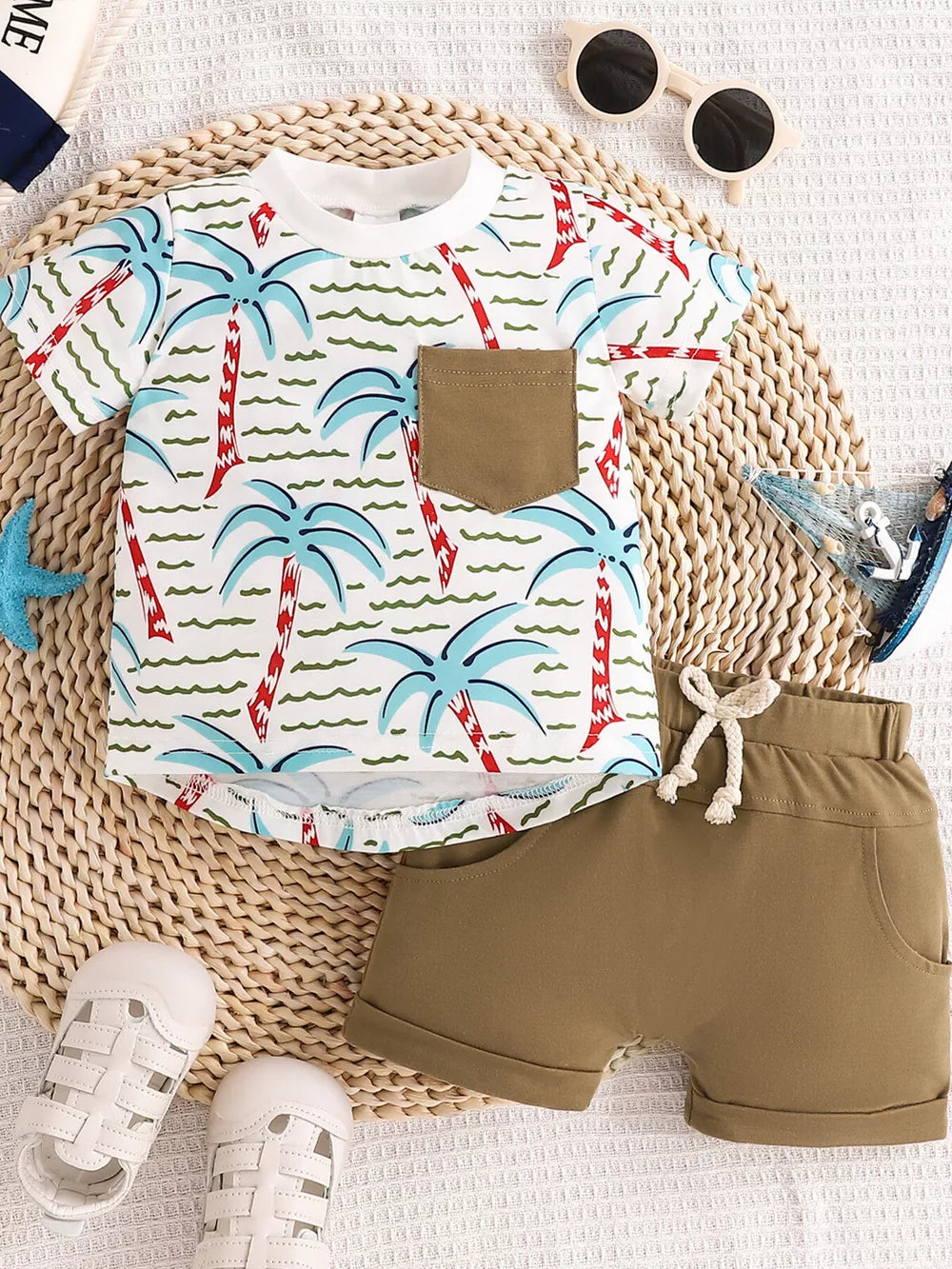 Light Green Children's Palm Tree Print T-shirt And Shorts Set