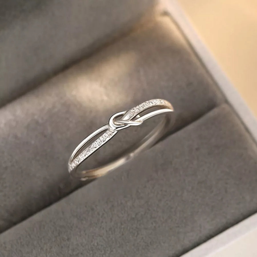 silver with ring with knot detail 11