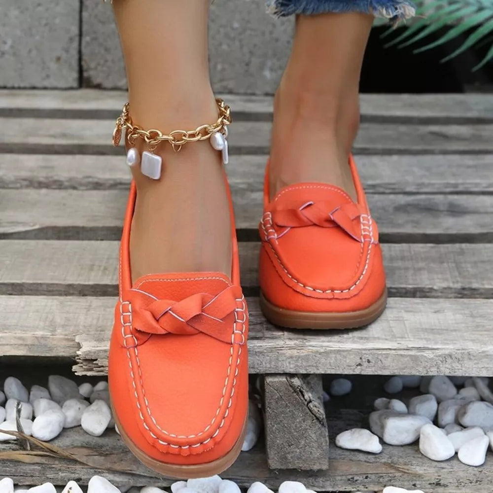 flats in Black with round toe and not applicable