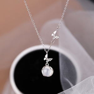 925 sterling silver,white chalcedony Care instructions: Avoid wearing during exe necklace in white with straight silhouette