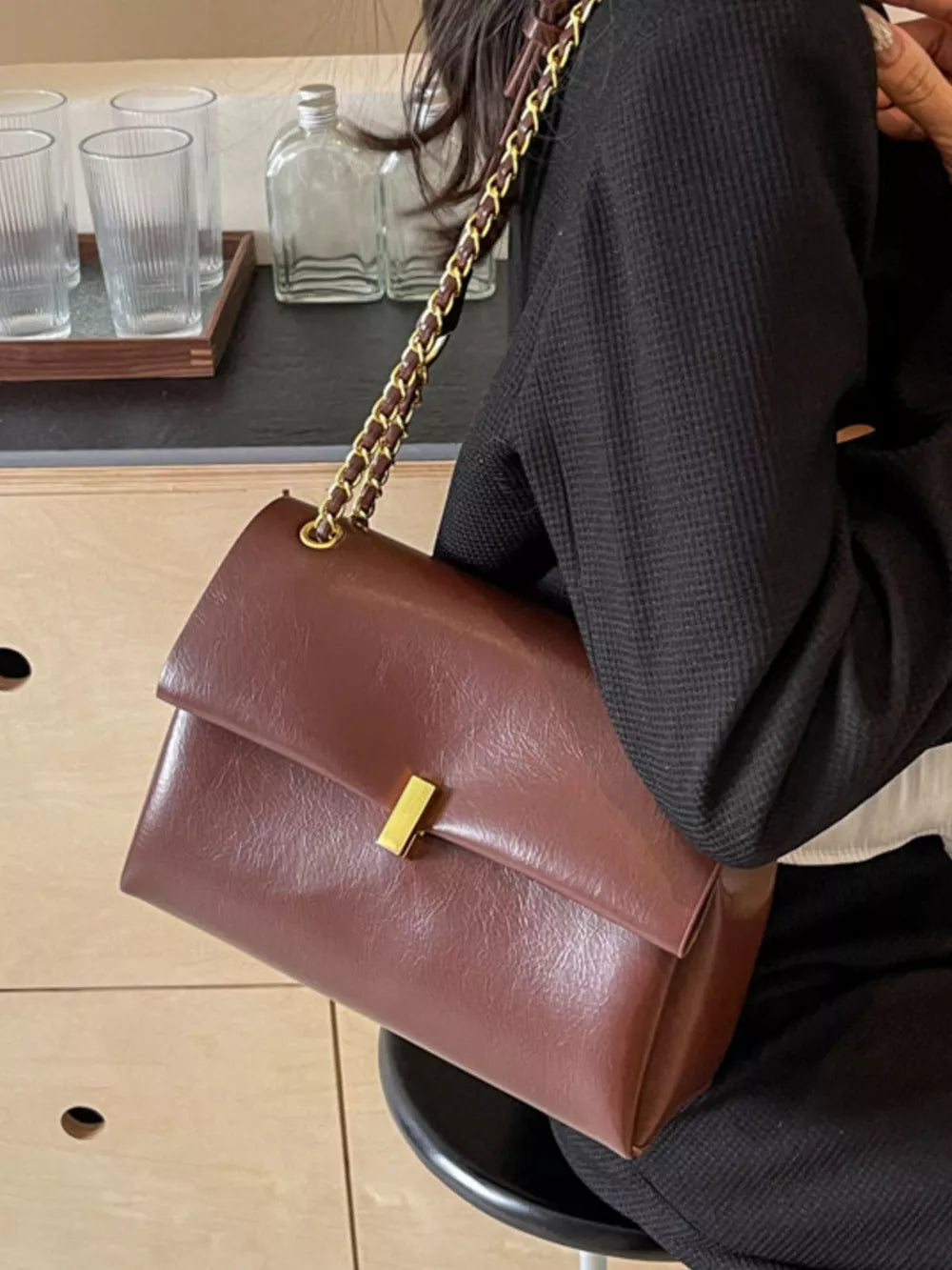 Chain Strap Shoulder Bag in Brown