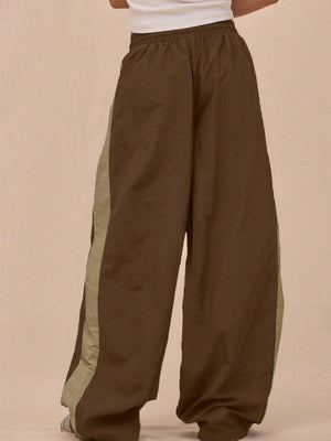 Gray tracksuit with waist-length top, full-length bottom and zip-front, drawstring