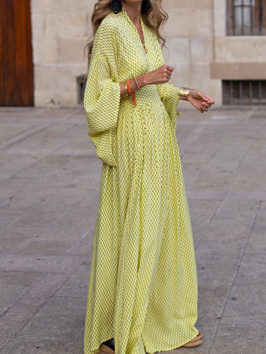 Elegant V-neck Maxi Dress With Flowy Sleeves in Black