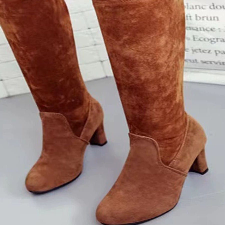 boots in black with round toe and over-the-knee